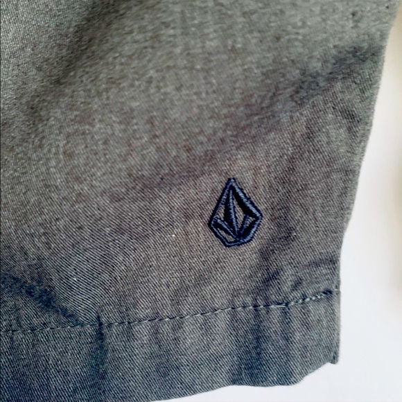 Volcom Men’s Shorts Size 36 Charcoal Gray Color - Picture 3 of 9